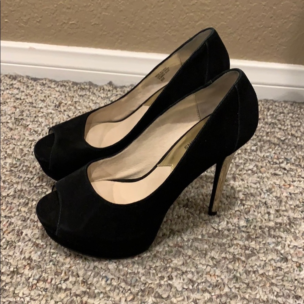 Black Heels With Gold size 6